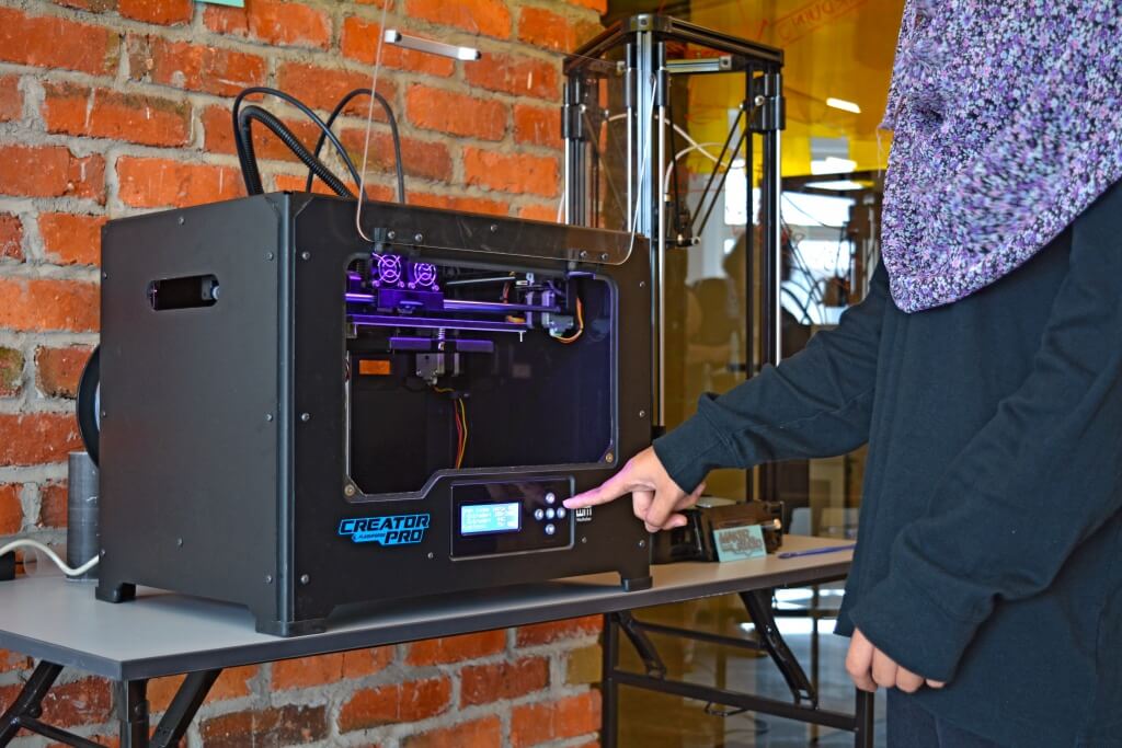 Pencetak 3D di Maker Studio SDCC